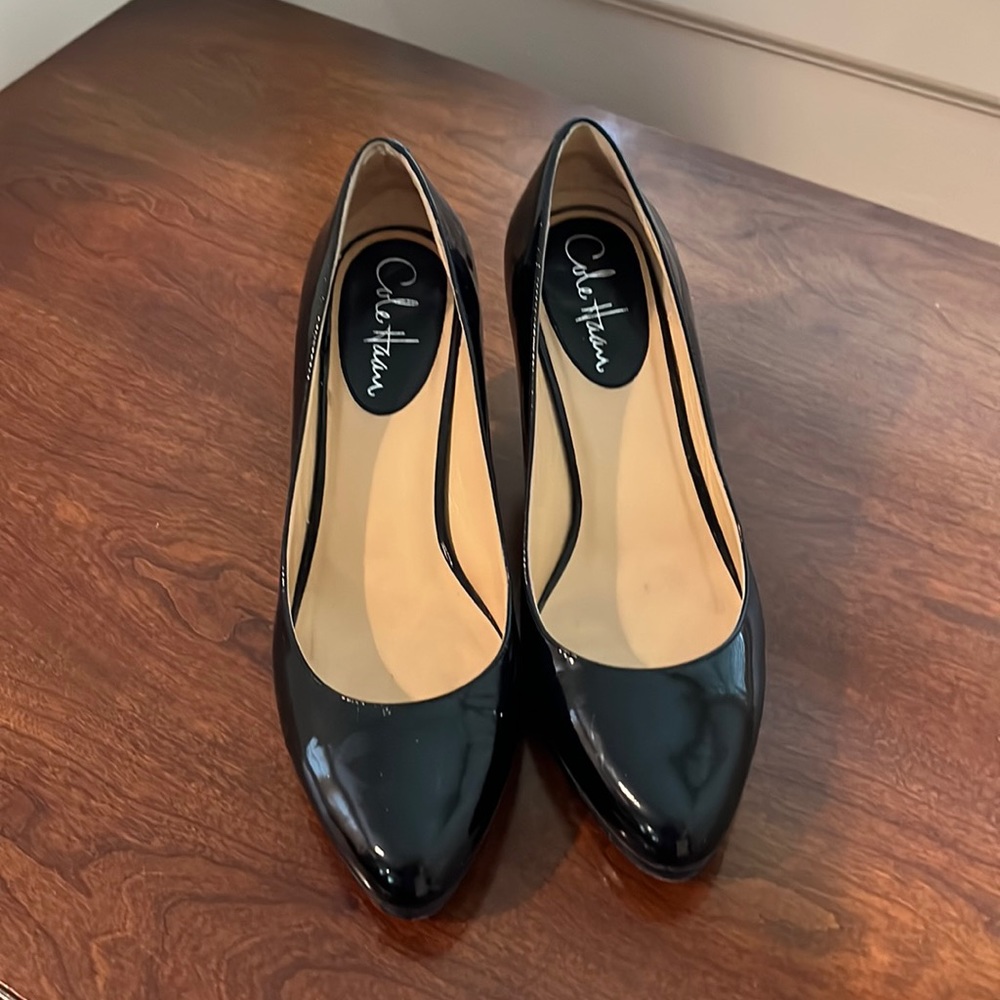 Cole Haan black patent pumps 8B